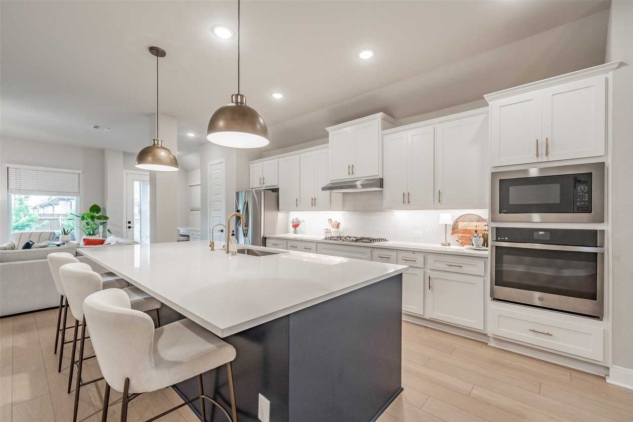 7716 Winterbloom Way - Photo 6 of 30