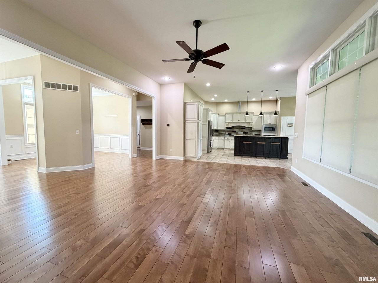 1805 Blue Stone Dr - Photo 4 of 44