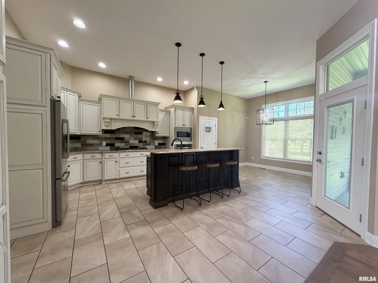 1805 Blue Stone Dr - Photo 6 of 44