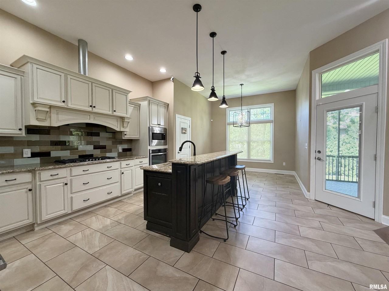 1805 Blue Stone Dr - Photo 7 of 44