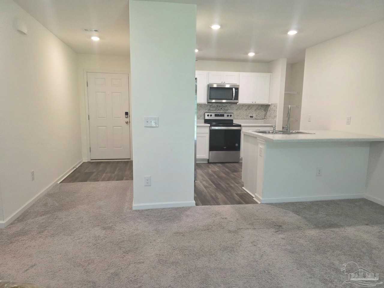 7821 Maxton Rd - Photo 3 of 20