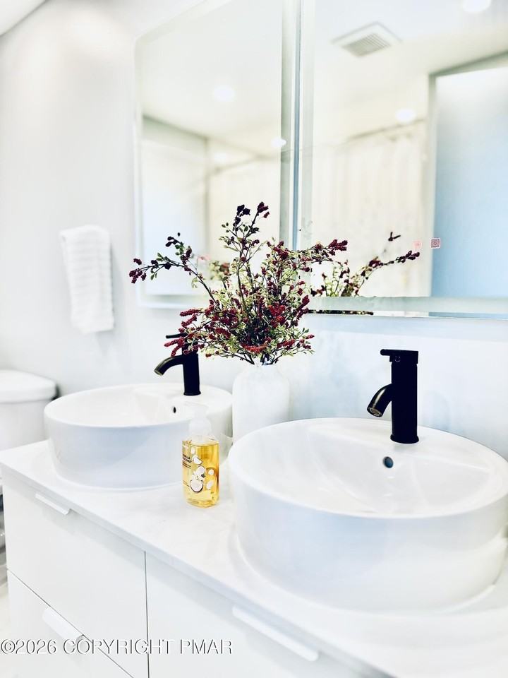 2170 Vacation Ln - Photo 5 of 11