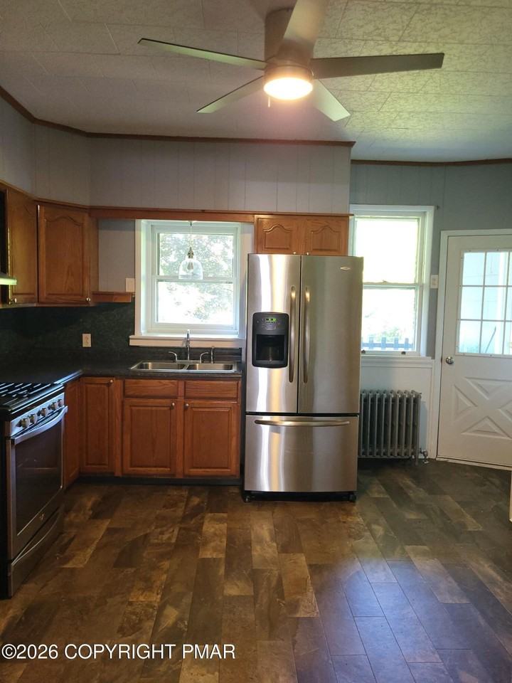 242 Center Ave - Photo 2 of 12