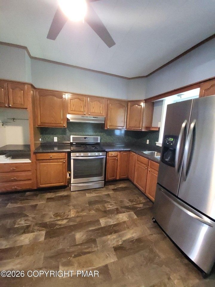 242 Center Ave - Photo 3 of 12