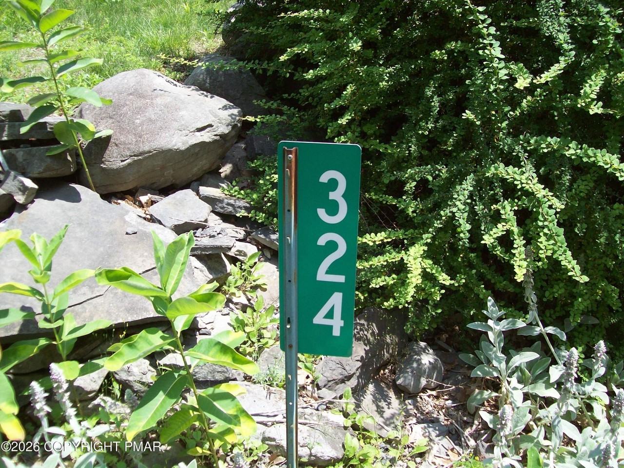 324 Whippoorwill Dr - Photo 2 of 16