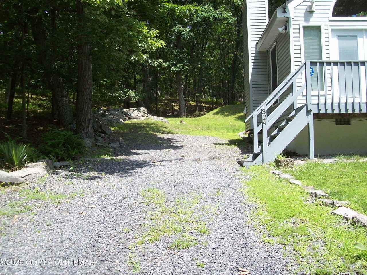324 Whippoorwill Dr - Photo 3 of 16