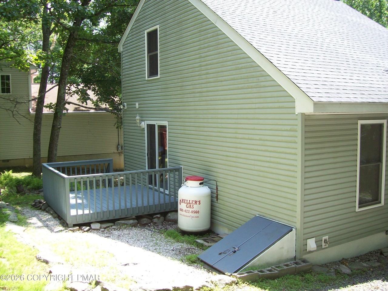 324 Whippoorwill Dr - Photo 4 of 16