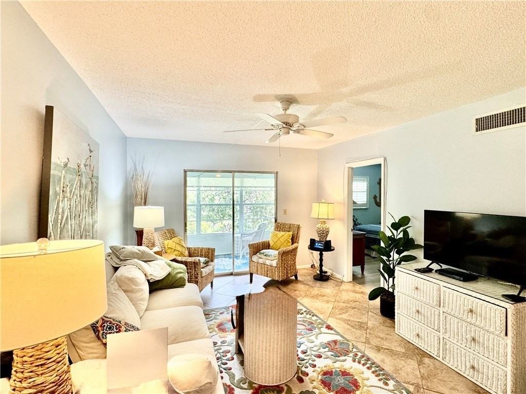 1100 Ponce De Leon Cir #E306 - Photo 6 of 34
