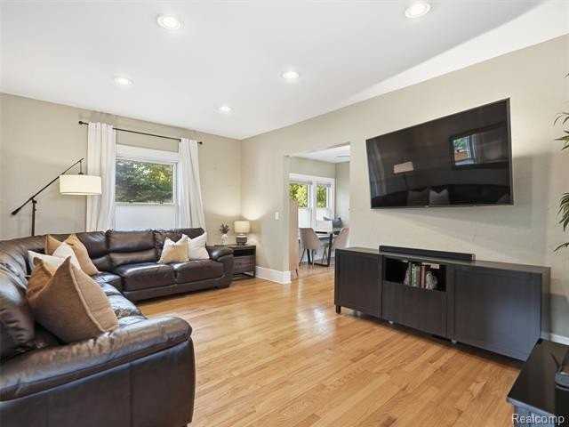 626 Kayser Ave - Photo 7 of 29