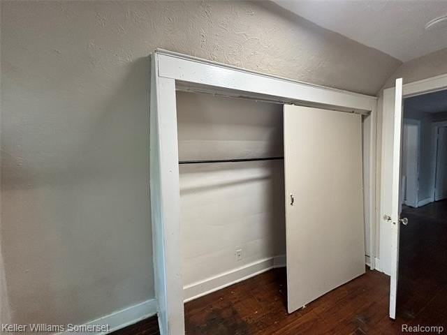 5783 Yorkshire Rd - Photo 7 of 13