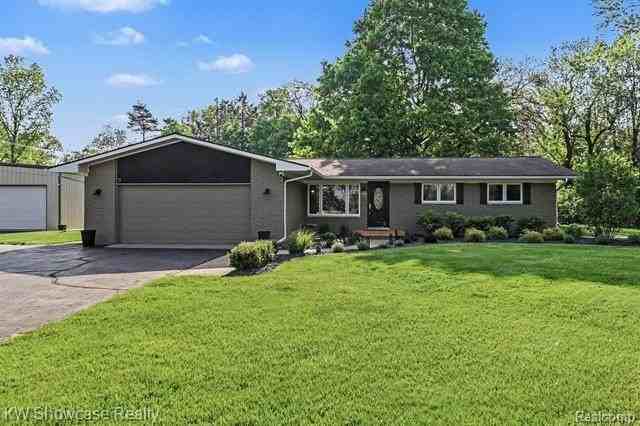 2572 Ridge Rd - Photo 3 of 42