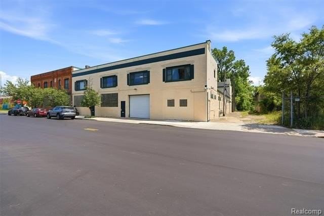 436 E Milwaukee St - Photo 2 of 23