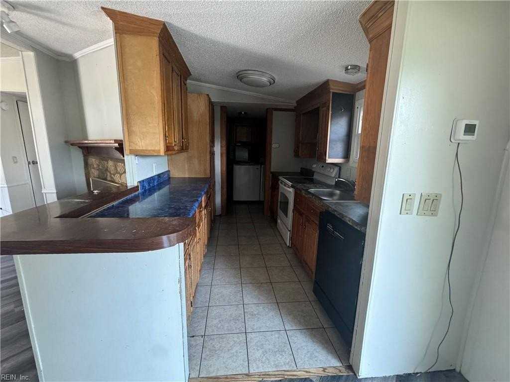 311 Cattail Ln - Photo 3 of 6