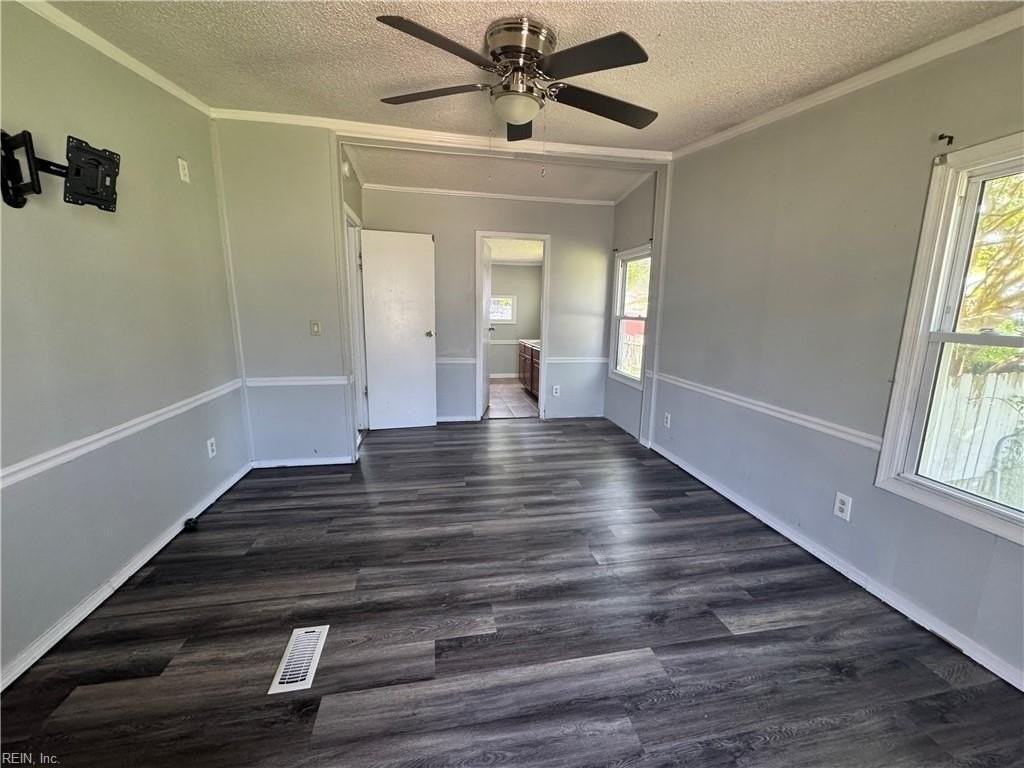 311 Cattail Ln - Photo 5 of 6