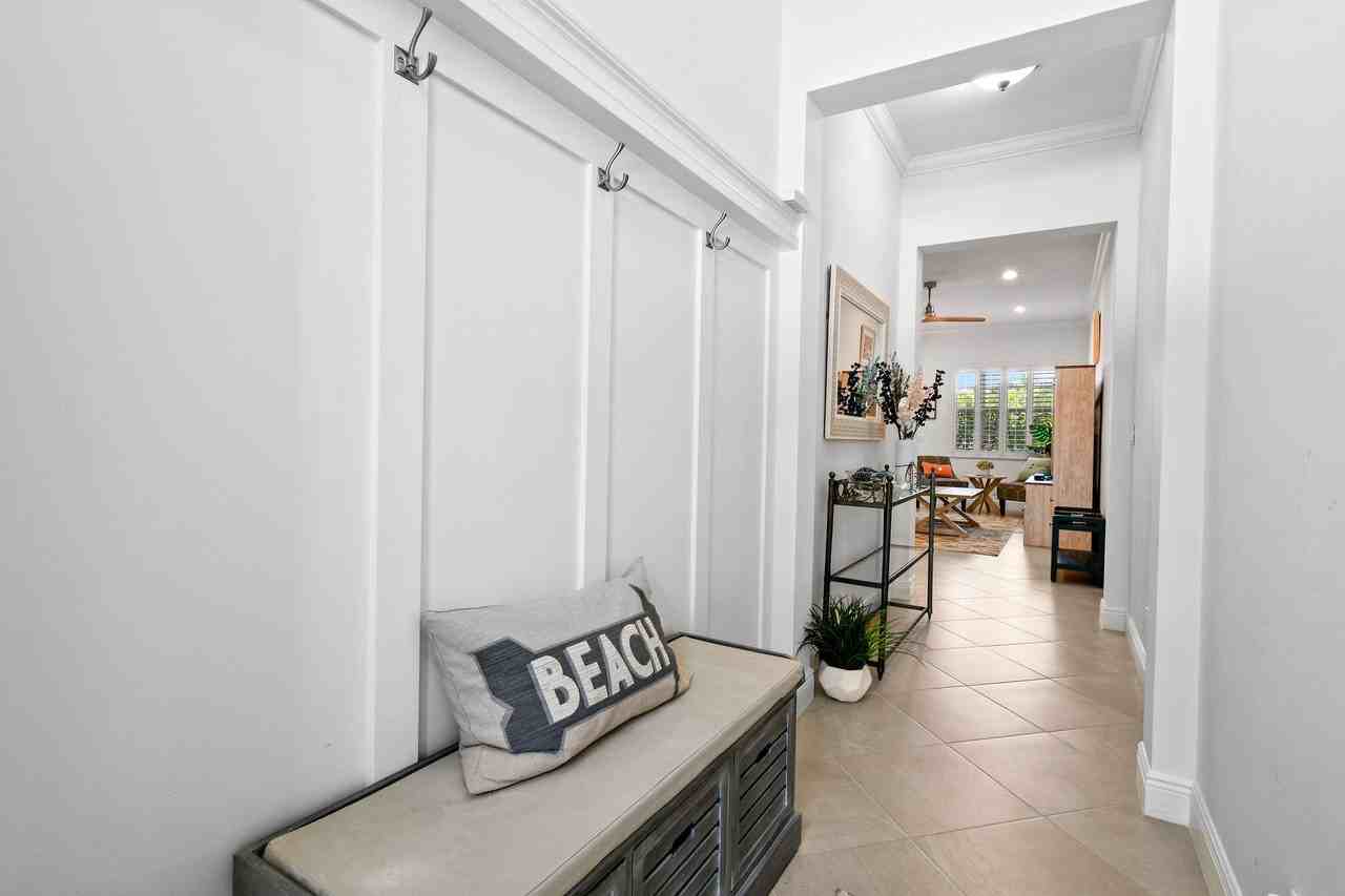 106 Ocean Breeze Dr - Photo 3 of 50