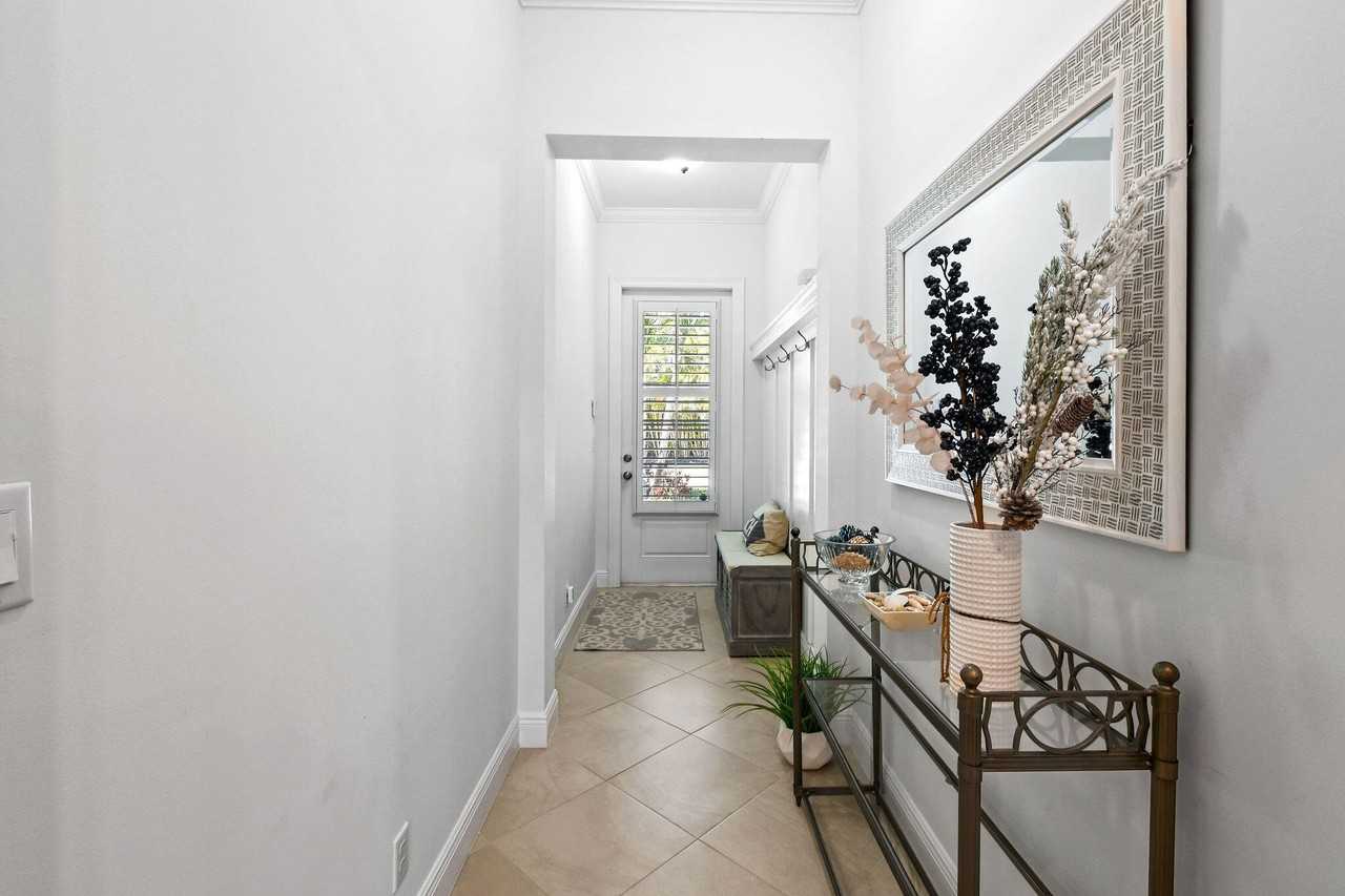 106 Ocean Breeze Dr - Photo 4 of 50