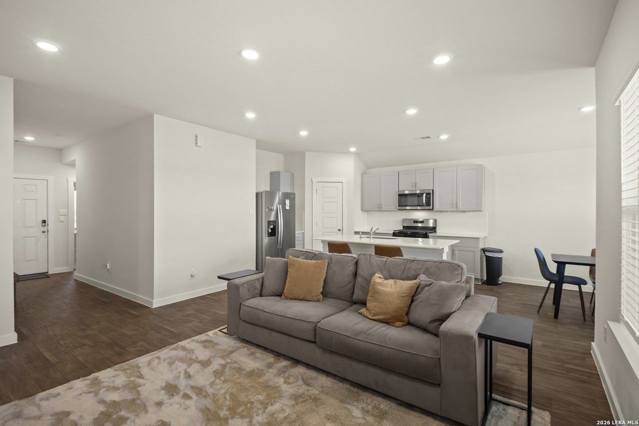 326 Merriman Rd - Photo 3 of 20