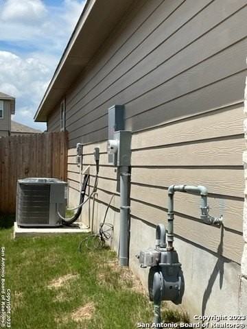 13714 Boothe Grv - Photo 3 of 22