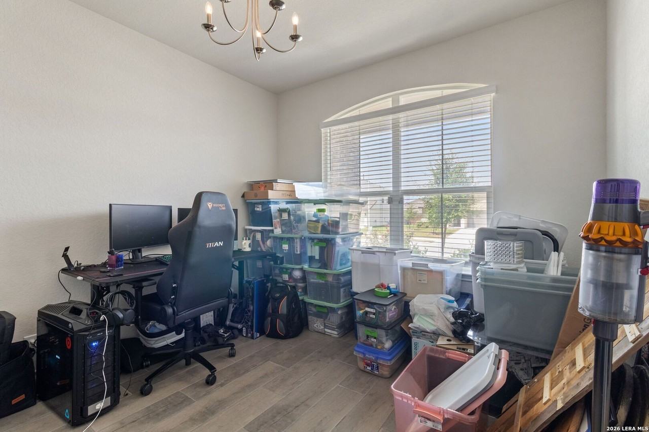 634 Overlook Rdg - Photo 2 of 17