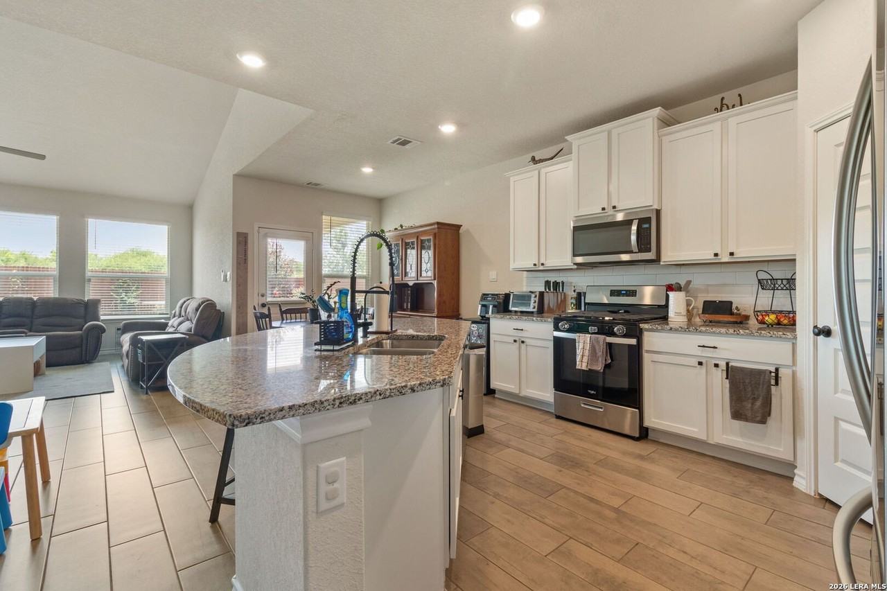 634 Overlook Rdg - Photo 3 of 17