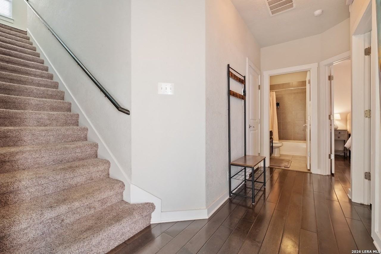 2009 Mccullough Ave - Photo 2 of 48