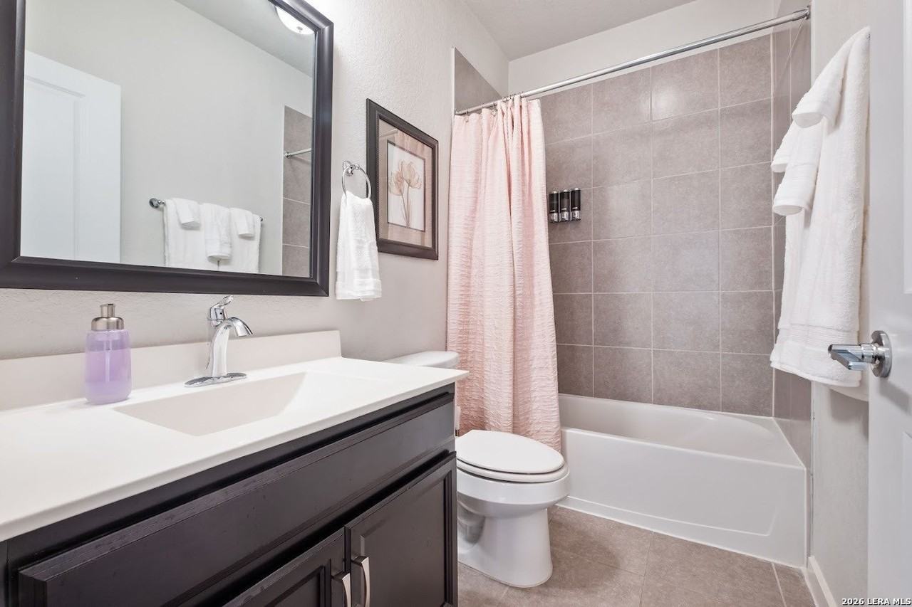 2009 Mccullough Ave - Photo 5 of 48