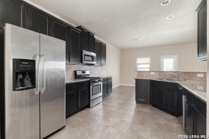 660 Community Dr - Photo 3 of 15