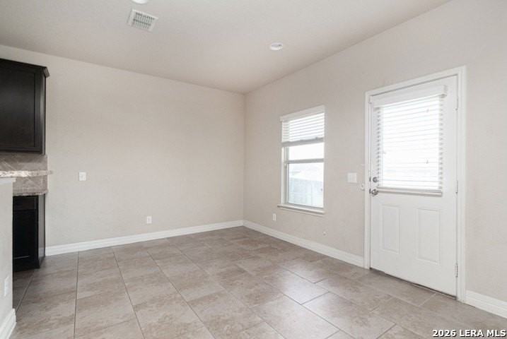 660 Community Dr - Photo 5 of 15