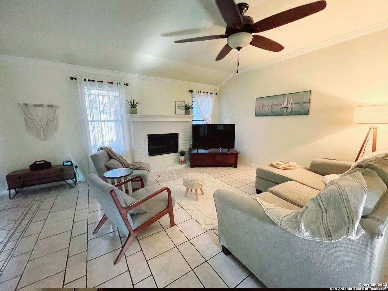 15126 Barataria Dr - Photo 3 of 21