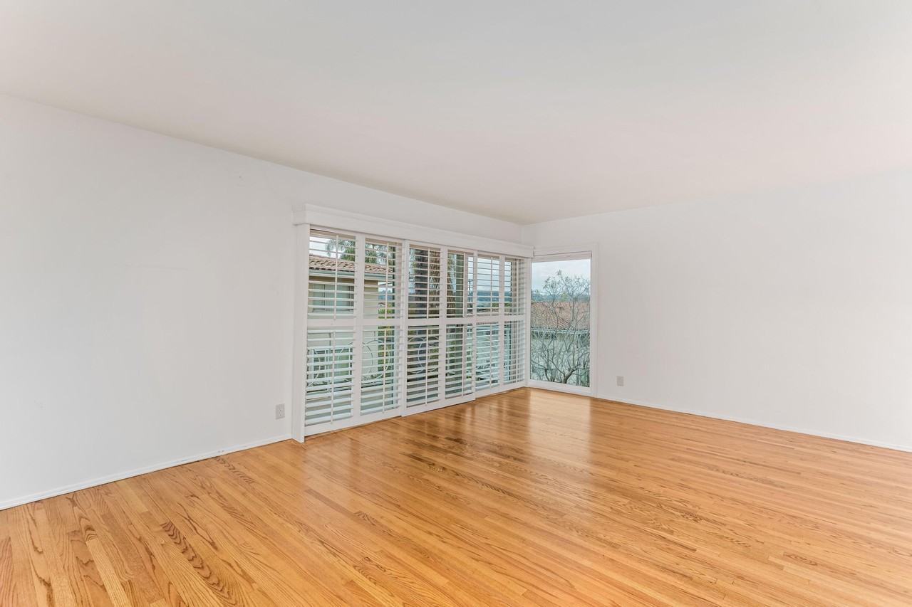 12 W Constance Ave #4 - Photo 4 of 21