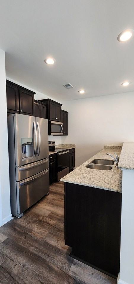 2920 Old Field Rd - Photo 4 of 28
