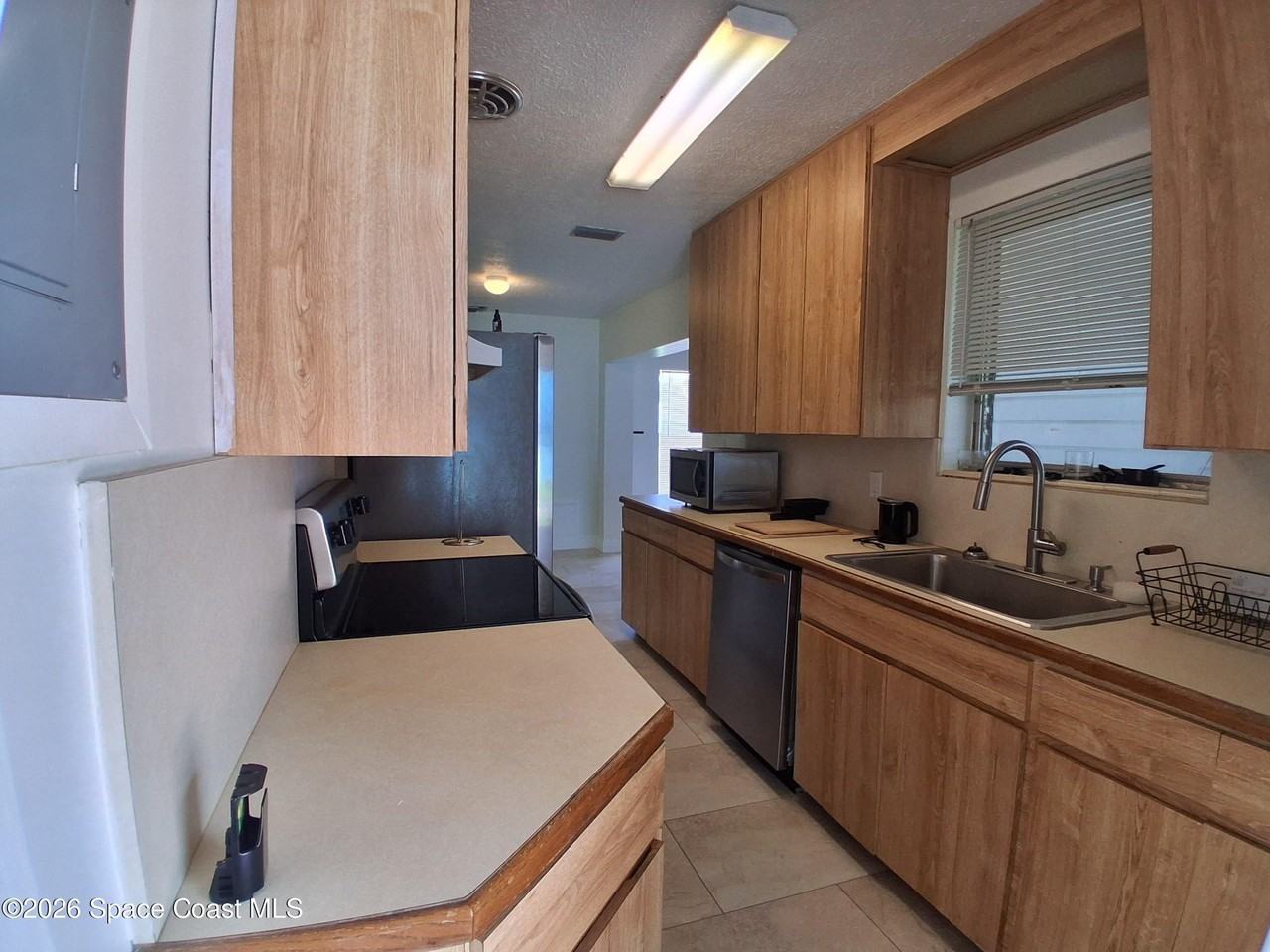 303 Princeton Ave - Photo 2 of 36