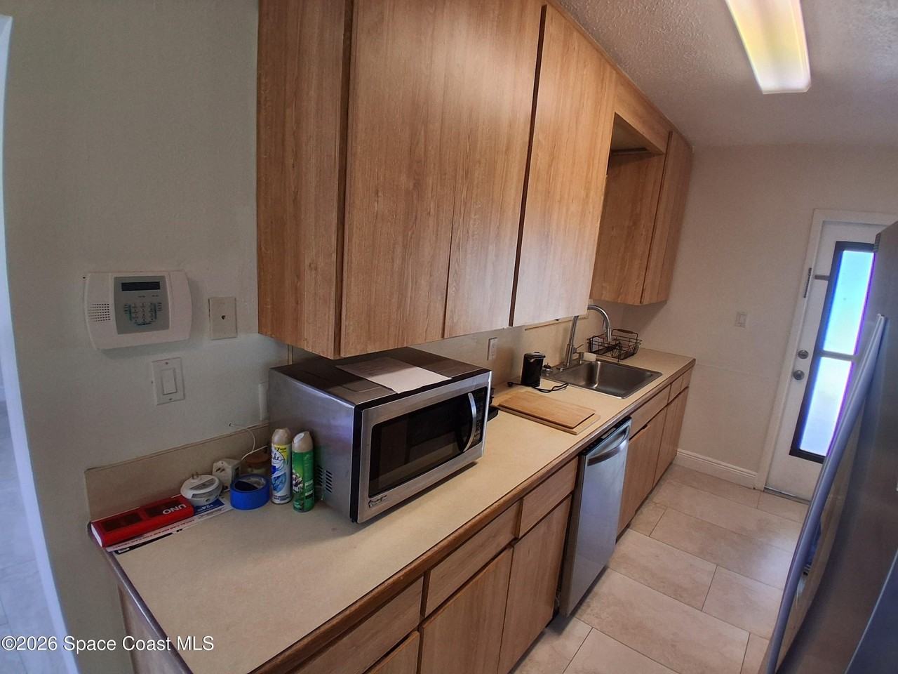 303 Princeton Ave - Photo 5 of 36
