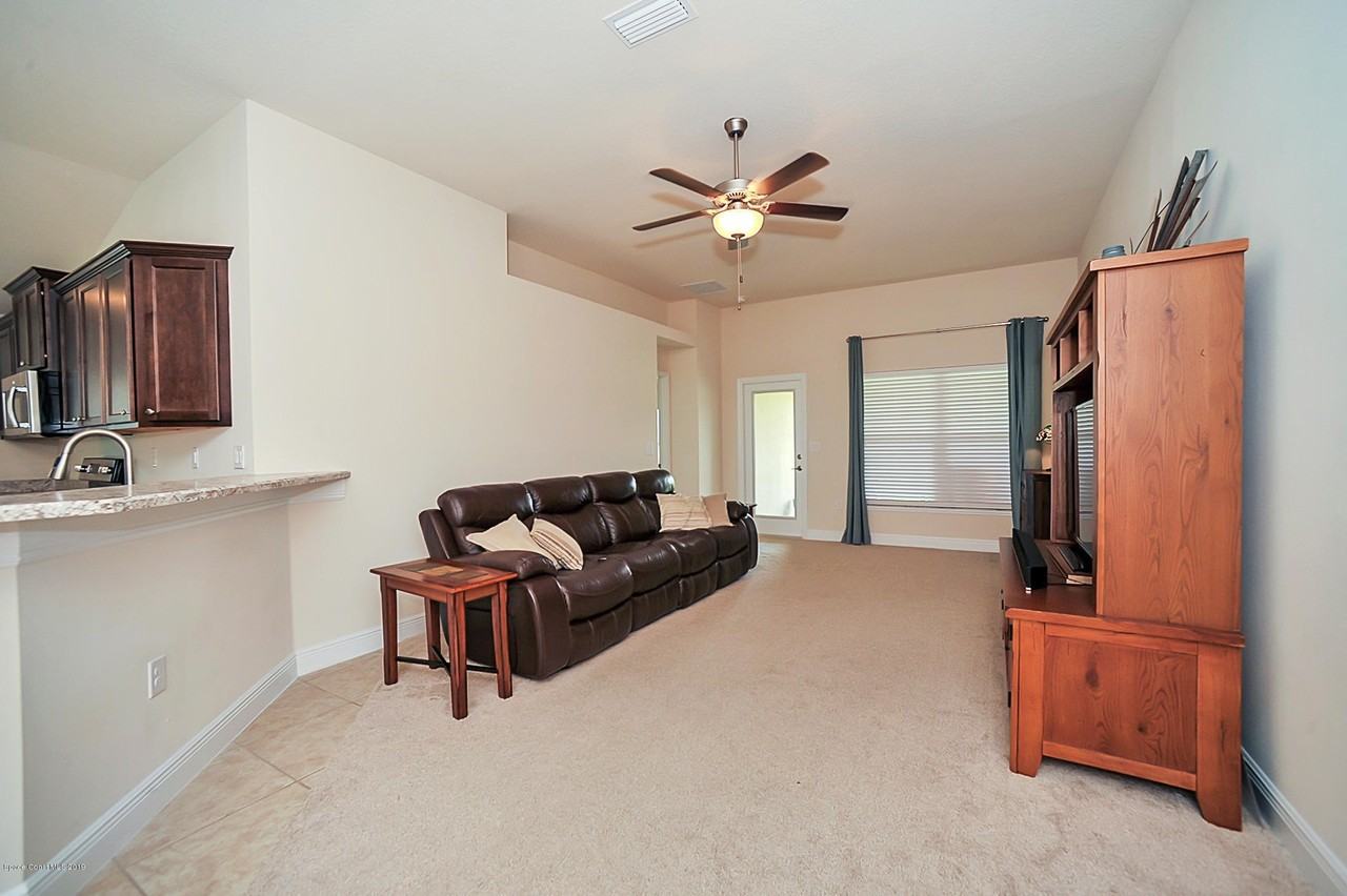 553 Hollow Glen Dr - Photo 6 of 18