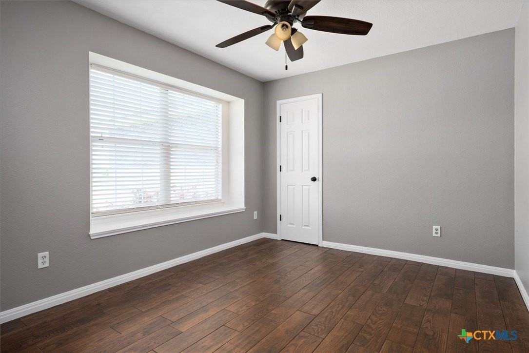 403 Thunderstorm Ave - Photo 4 of 24