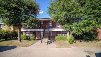 featured image of 1103 Circle M Dr #C