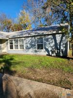 featured image of 1903 Poage Ave