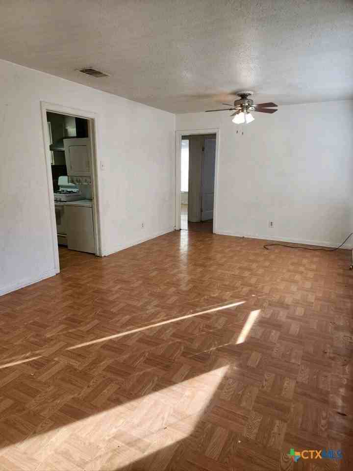 1903 Poage Ave - Photo 2 of 6