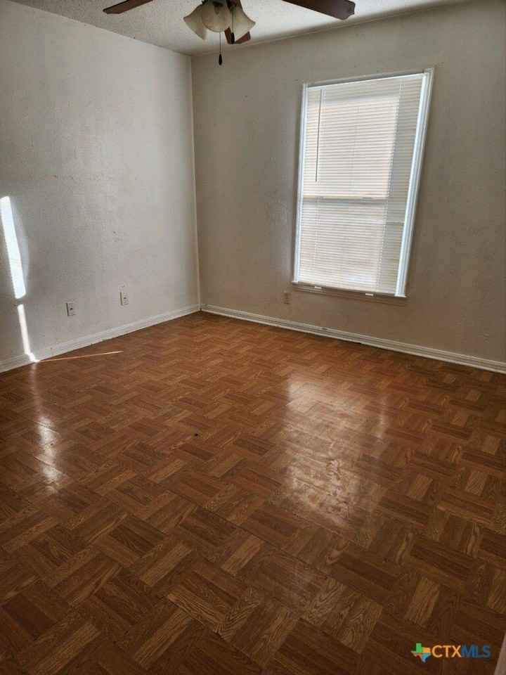 1903 Poage Ave - Photo 4 of 6