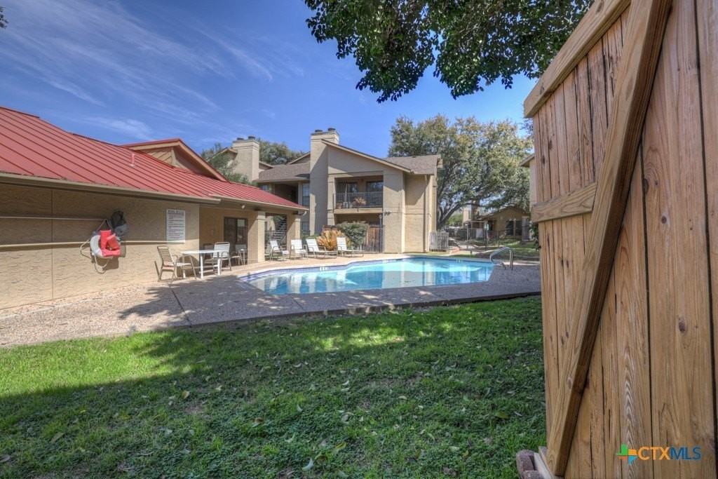 1202 Thorpe Ln #701