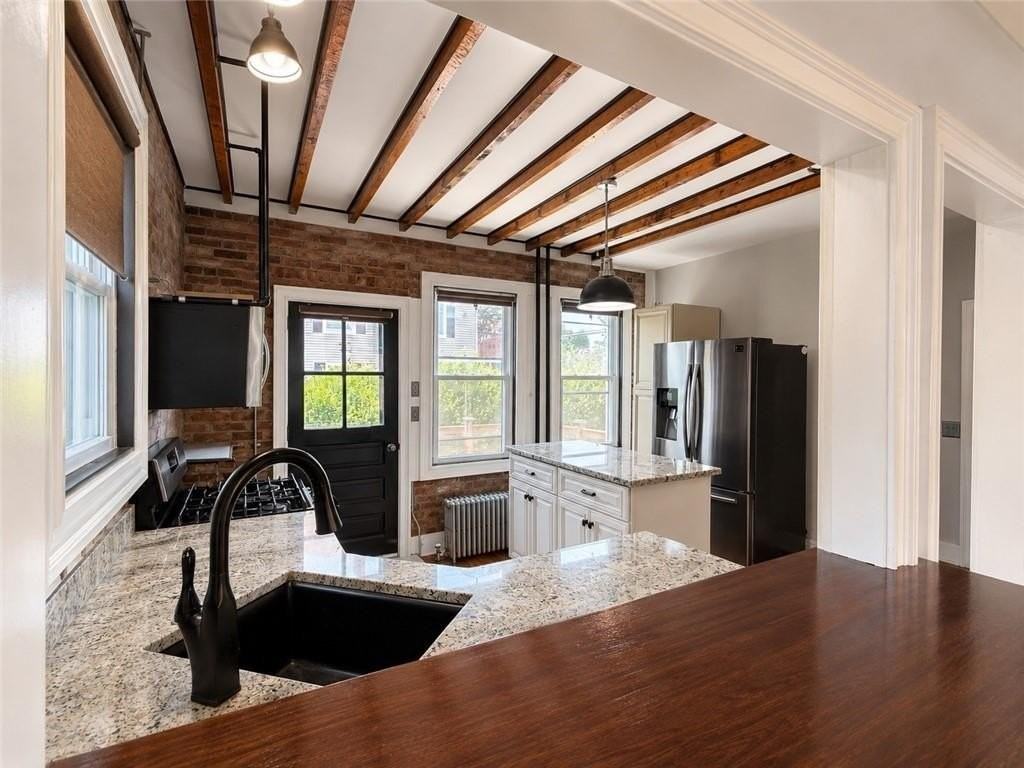 209 3rd St - Photo 7 of 21