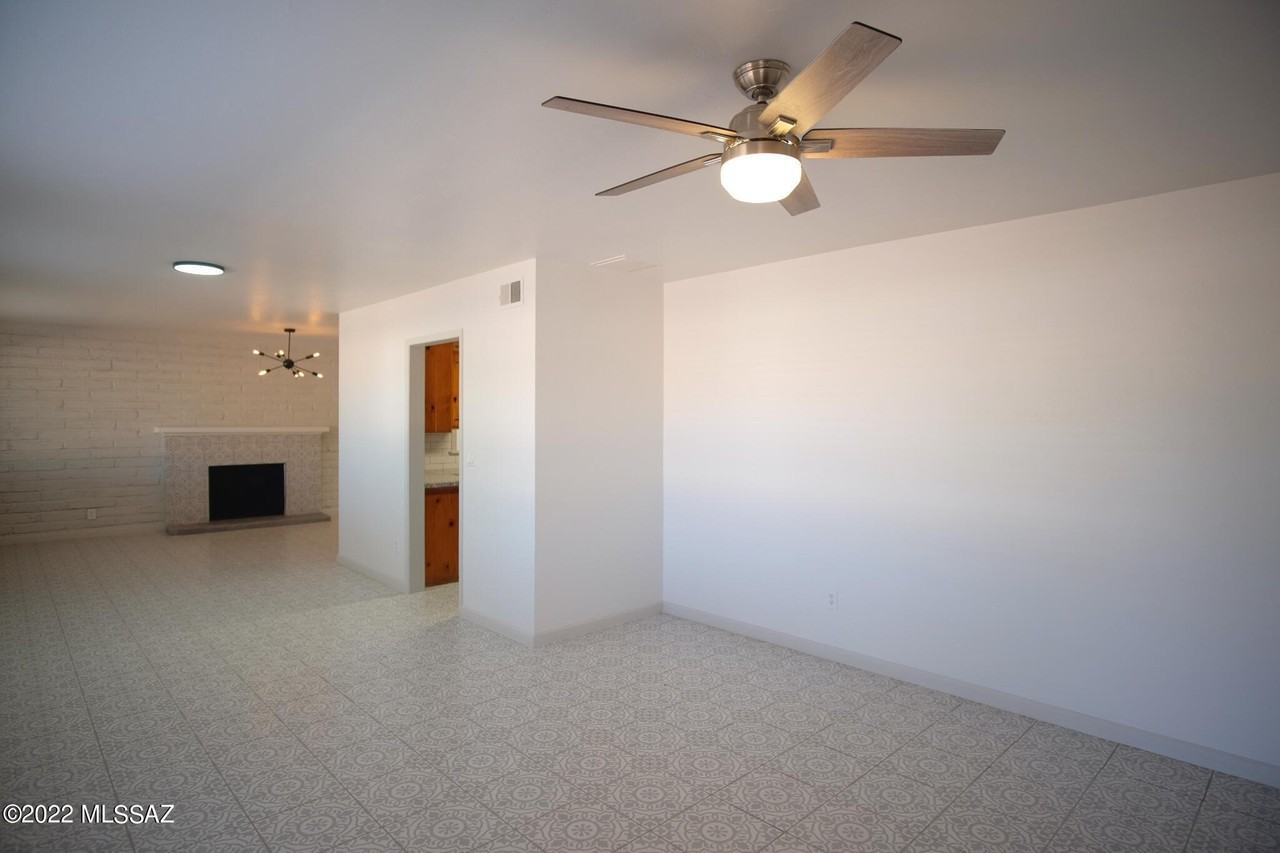 2743 N Park Ave - Photo 5 of 31