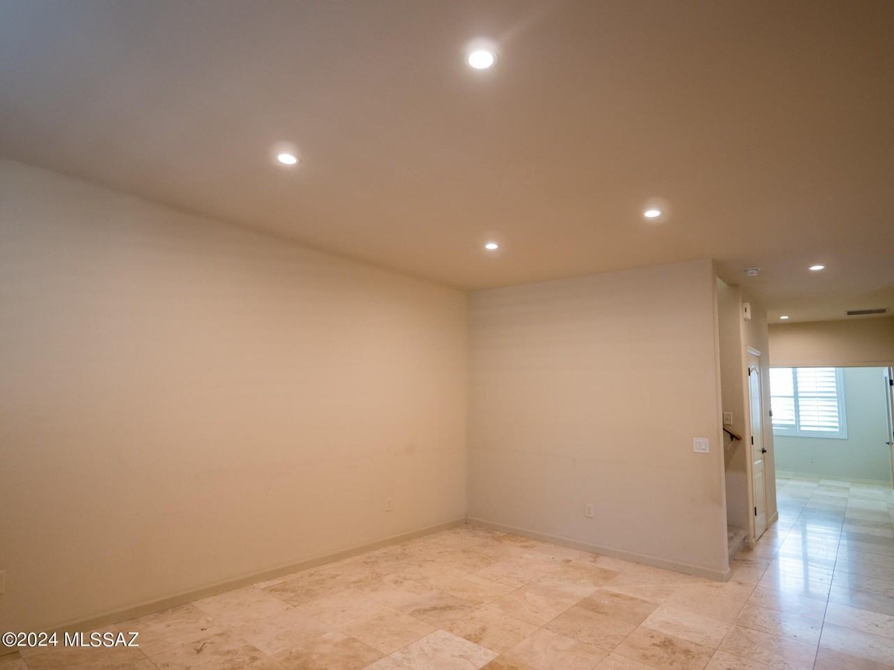 4249 N Golden Ridge Ln - Photo 5 of 38