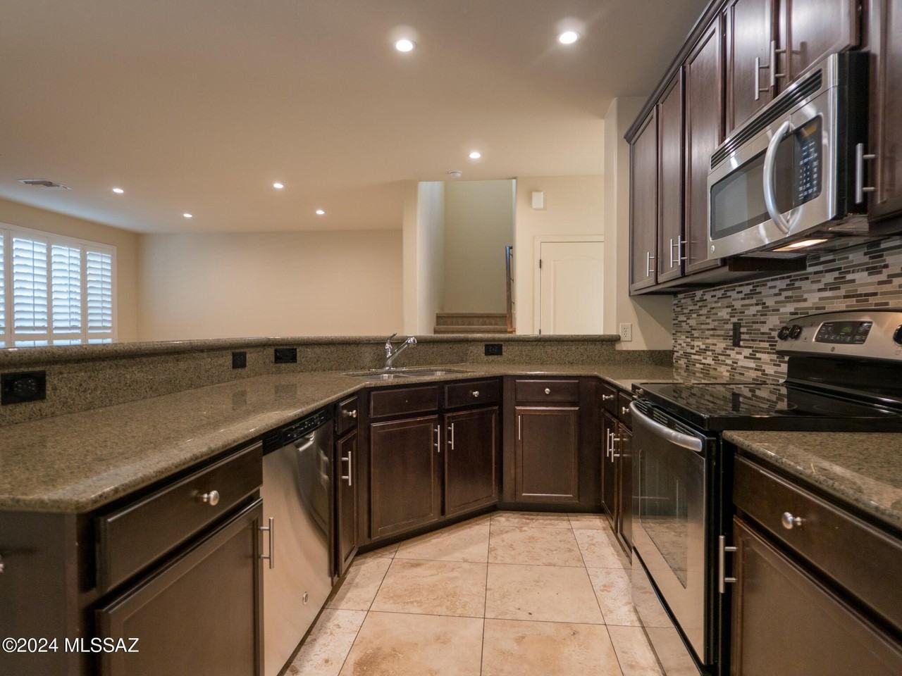 4249 N Golden Ridge Ln - Photo 7 of 38