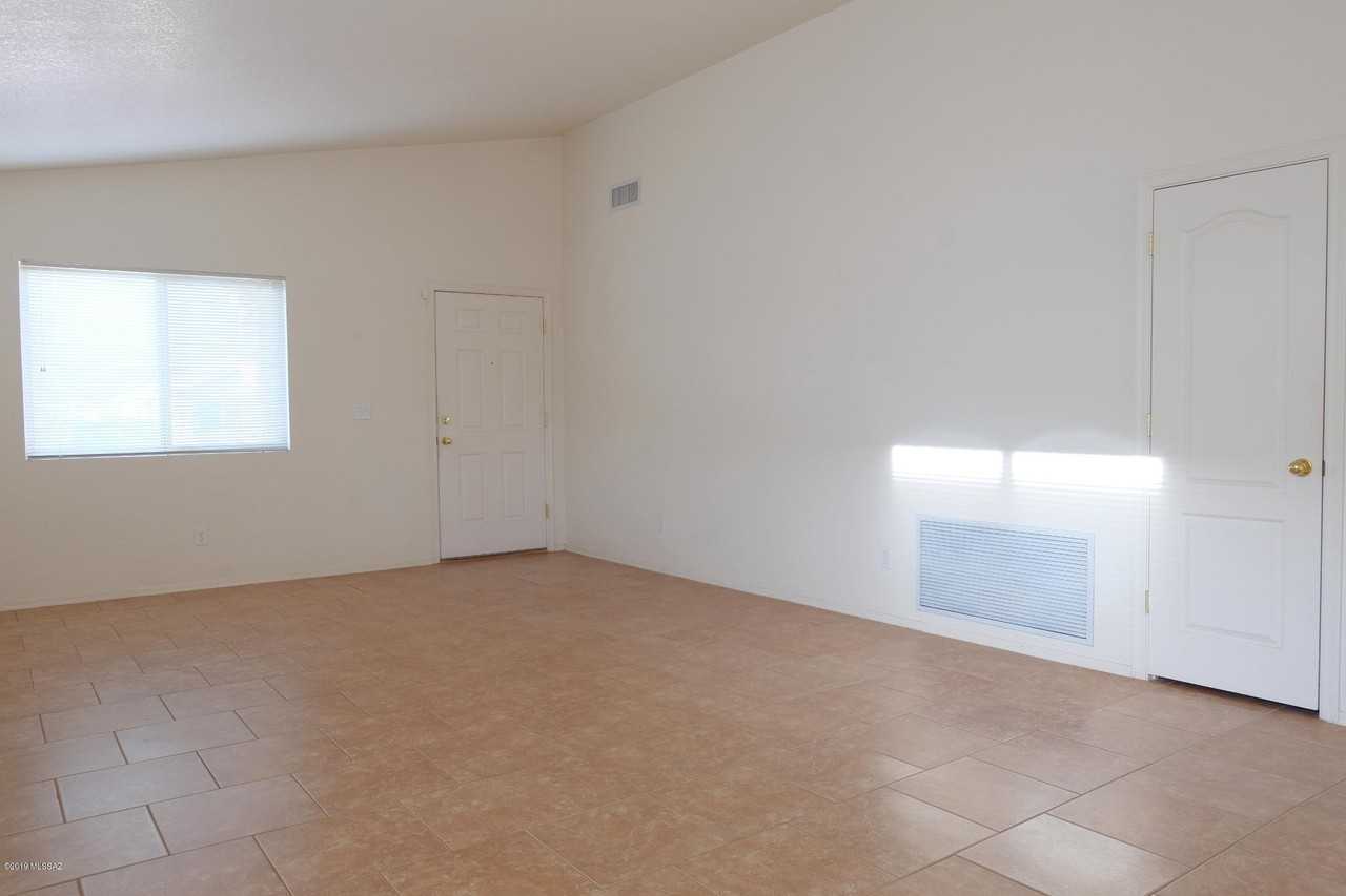 8042 E Sundew Dr - Photo 6 of 29