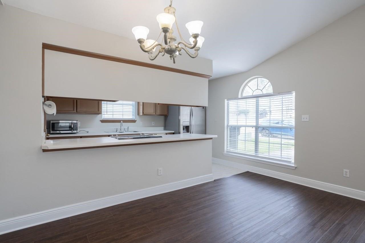 3569 Chatelaine Dr - Photo 6 of 34