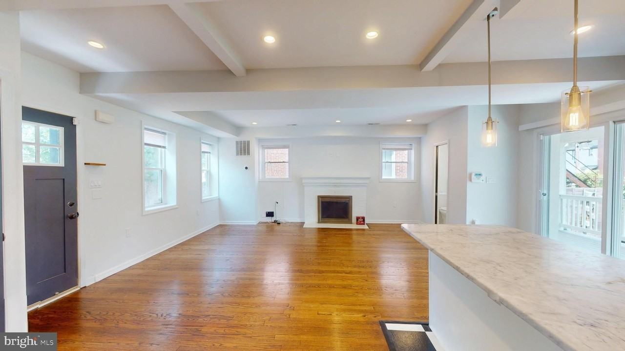 452 Oakwood St Se - Photo 5 of 22