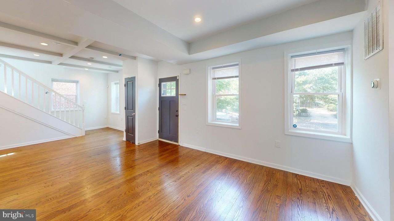 452 Oakwood St Se - Photo 6 of 22