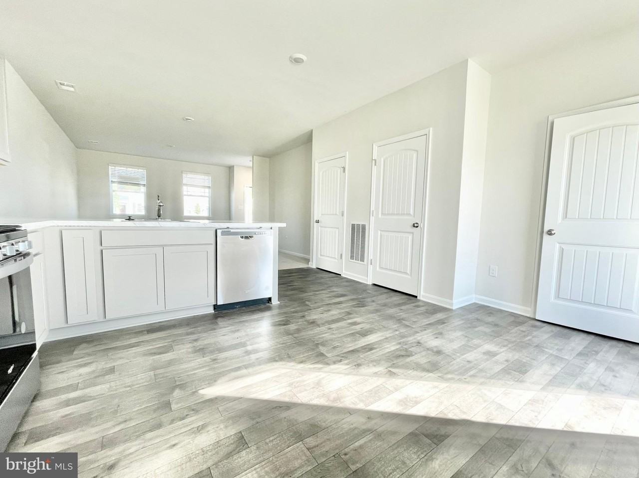 522 Ridgely Blvd - Photo 7 of 19