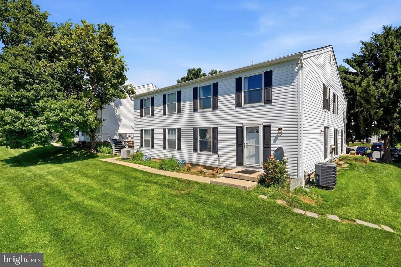 13 Fox Run Ct #C - Photo 3 of 30